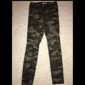 Forever 21 CAMO Jeans